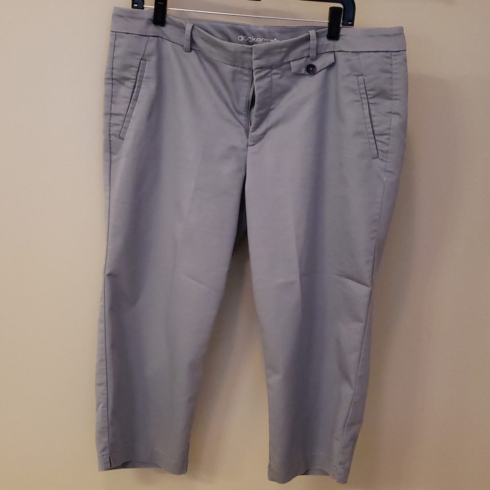 Dockers Capris
